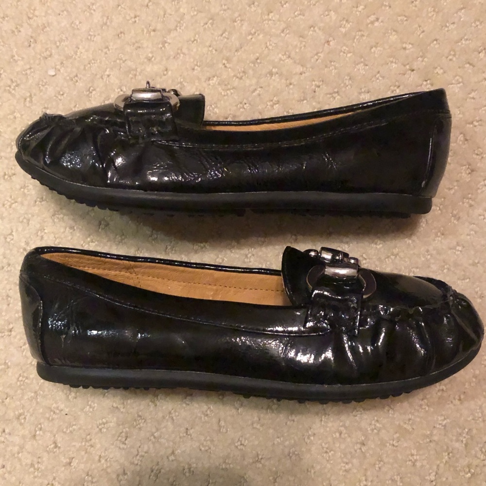 Girls black patent loafers with metal detail - Picture 3 of 5